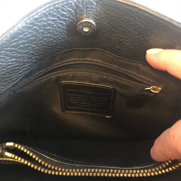 Simple and classic Coach bag - Picture 4 of 5